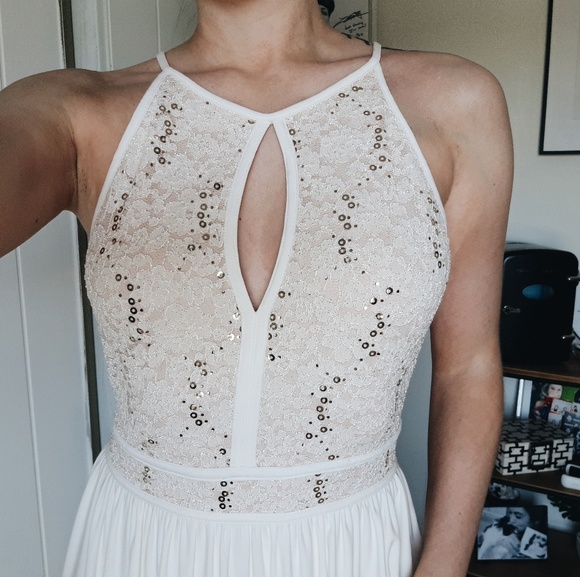 Formal Dress - Picture 6 of 7